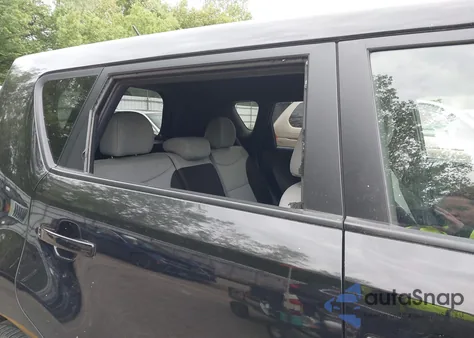 2016 Kia Soul from USA, damaged, VIN KNDJN2A22G7258233